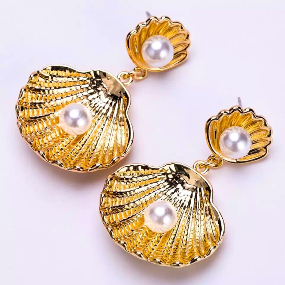 🌟 Big Shell Pearl Earrings
